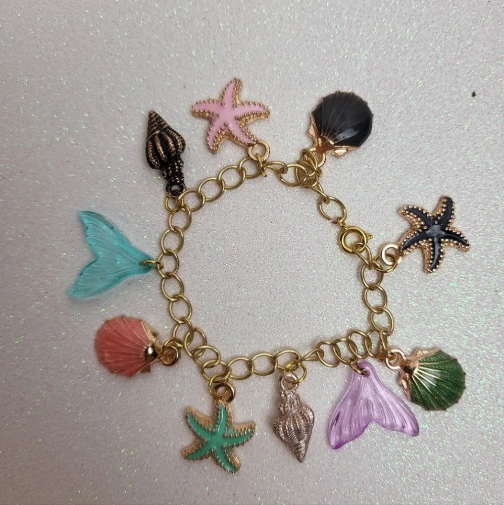 Beach charm bracelet